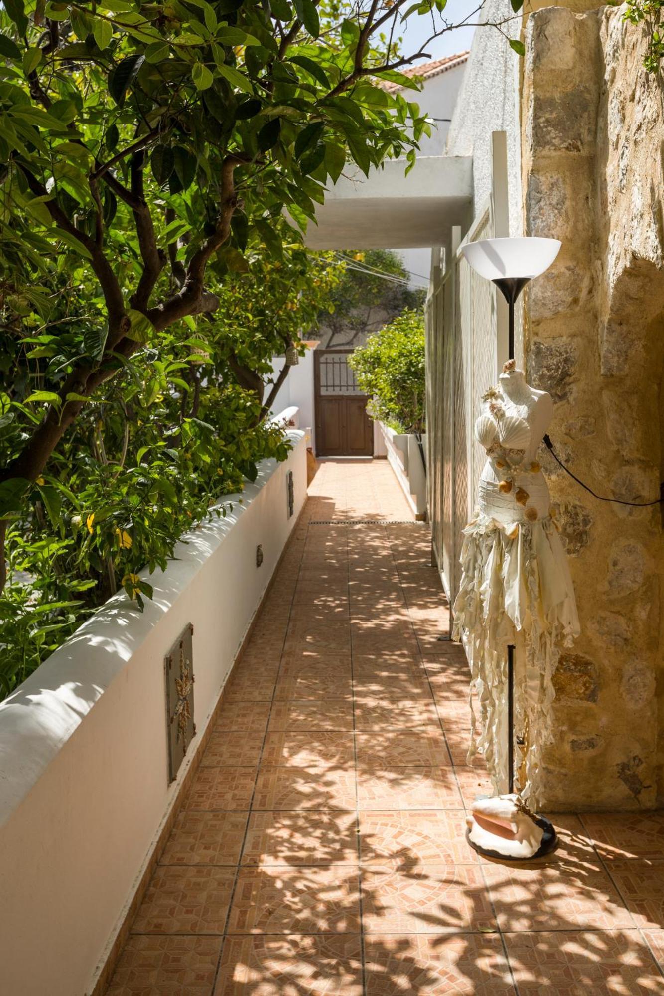 Spetses Center Comfy Apartment Exterior photo