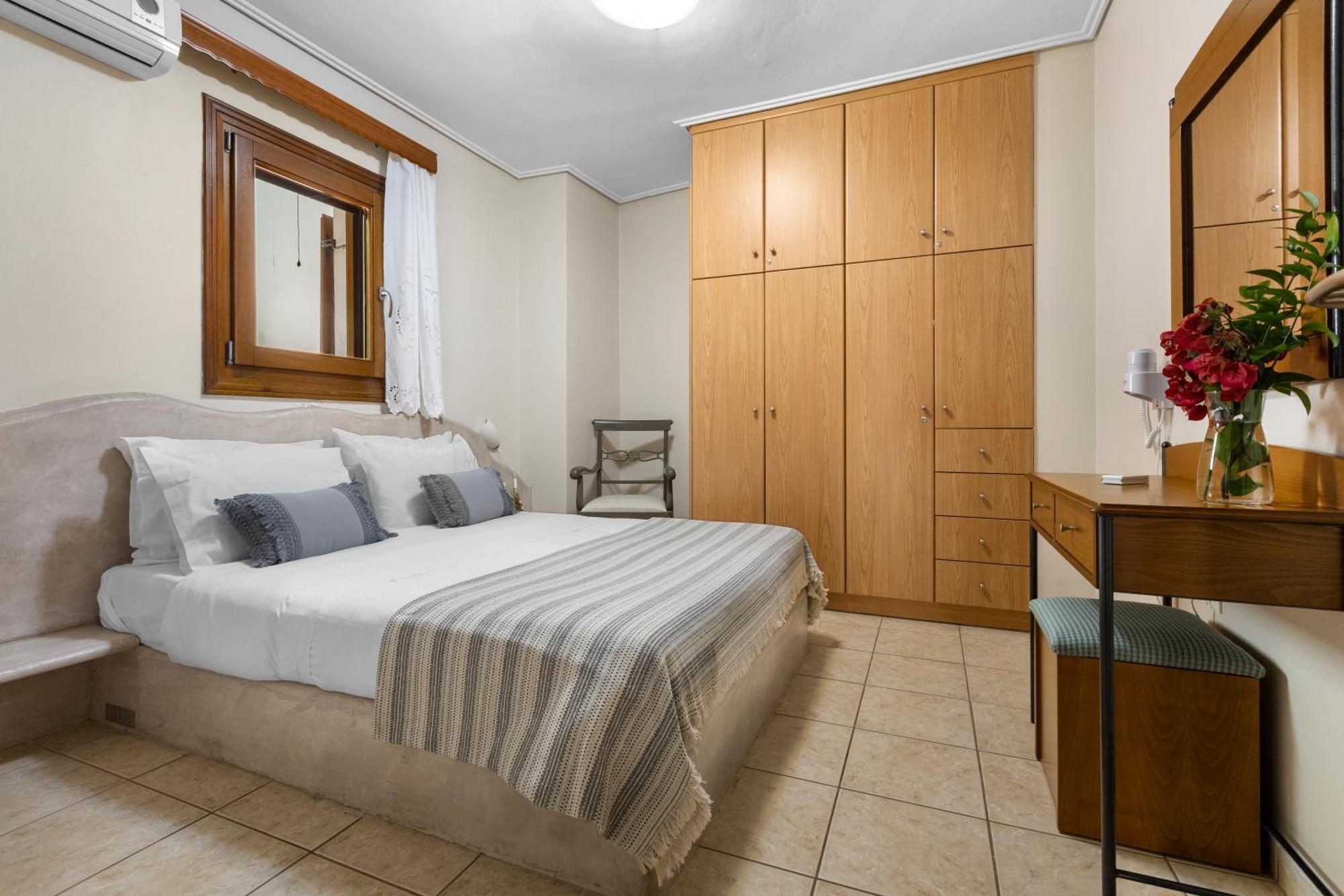 Spetses Center Comfy Apartment Exterior photo